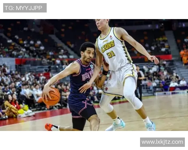 武汉排球队灵活性分析与战术调整对比赛胜负的影响探讨