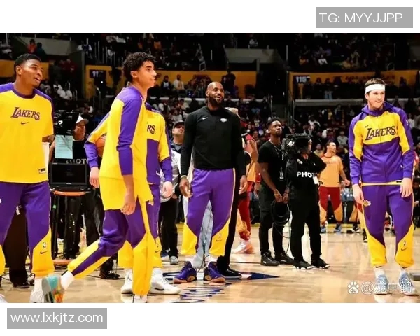 2013年1月28日热火与湖人激战回顾：经典对决再现篮球魅力与传奇时刻